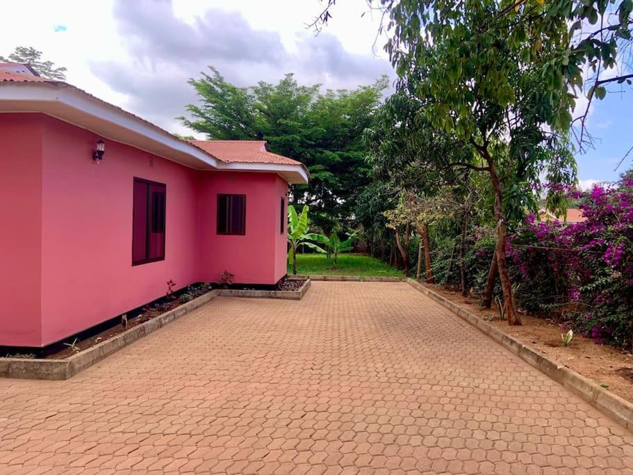 Bungalow X Garten & Terrasse X Wlan X Europaeisch Moshi Buitenkant foto